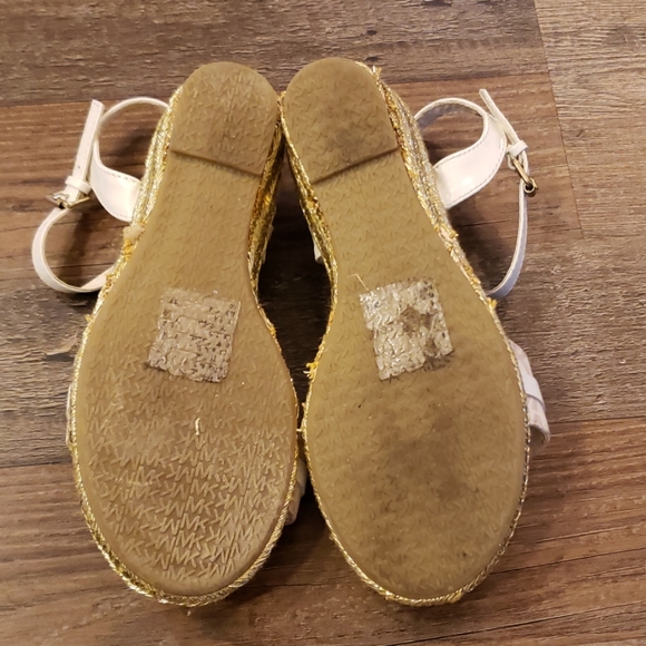 Michael Kors girls sandals size 3 gold and white - Picture 4 of 8